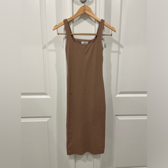 Aritzia Babaton Contour Squareneck Midi Dress - Picture 4 of 5